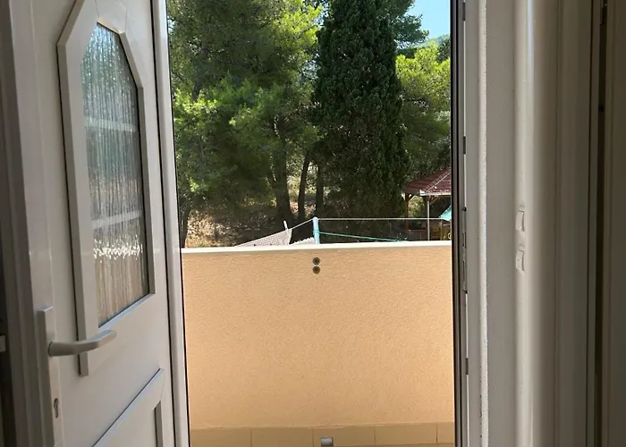 Toni Nyaraló Trogir