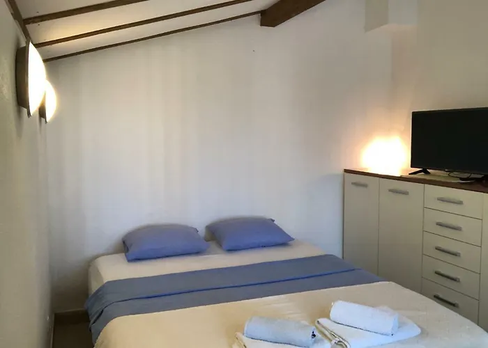 Toni Nyaraló Trogir